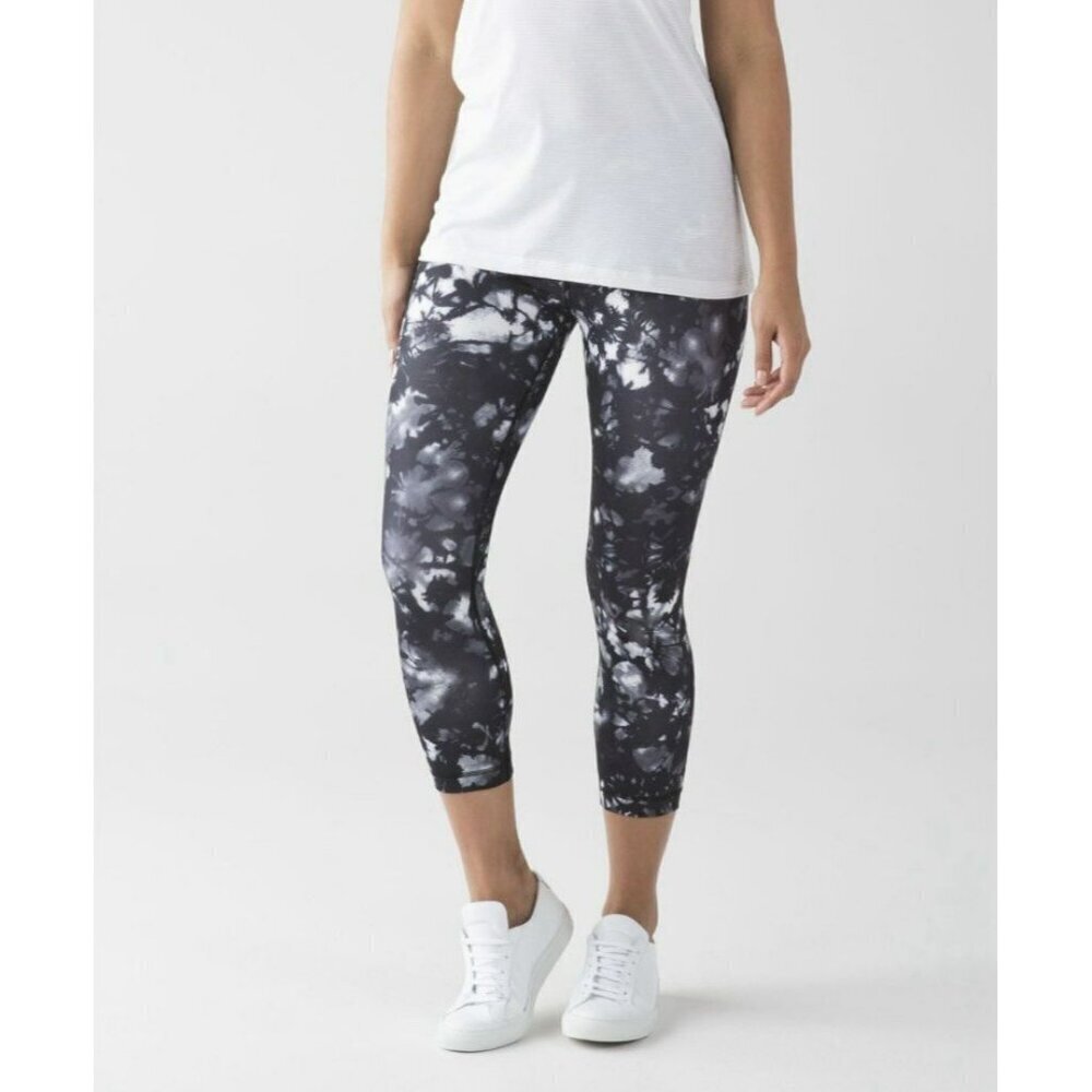 Lululemon Wunder Under Crop (Hi-Rise) Dusk Dye White Black Size 4 EUC